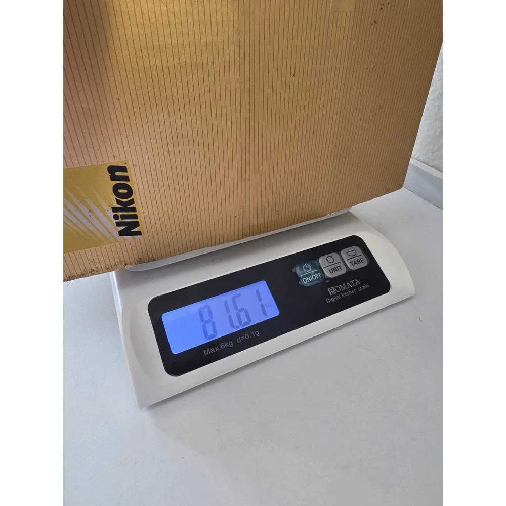 Nikon D700 12.1MP Digital SLR Camera Body FX Full Frame with Box & Auto Winder